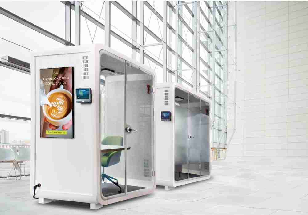 菠菜论坛子公司达擎之智慧行动办公舱，，，，采用PDLC智能调光玻璃设计，，，透过通电与断电的电流切换，，，，呈现透明与雾面效果，，，具节能降耗特性并兼顾隐私，，，，确保信息安全